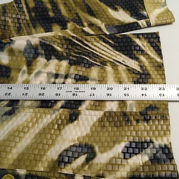 SOUTHERN LADY LIGHTWEIGHT POLY/SPANDEX CAMO SCUBA JACKET - Picture 4 of 5